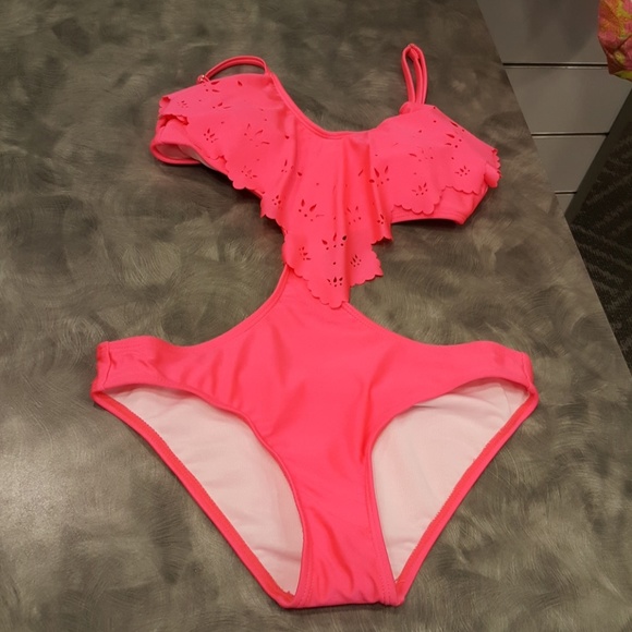 Monokini - Picture 1 of 2